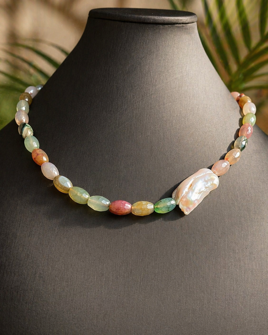 Collar de turmalinas color sandía con perla barroca